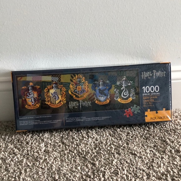Harry Potter Hogwarts Houses Crest Puzzle - Picture 2 of 3